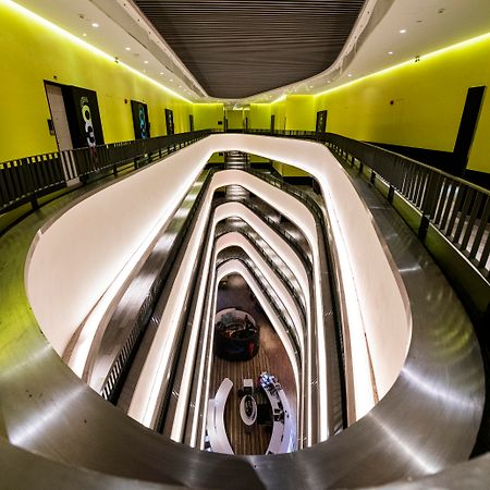 Cassia Phuket, Part Of Banyan Group Bang Tao Beach (Phuket) Esterno foto The spiral escalator