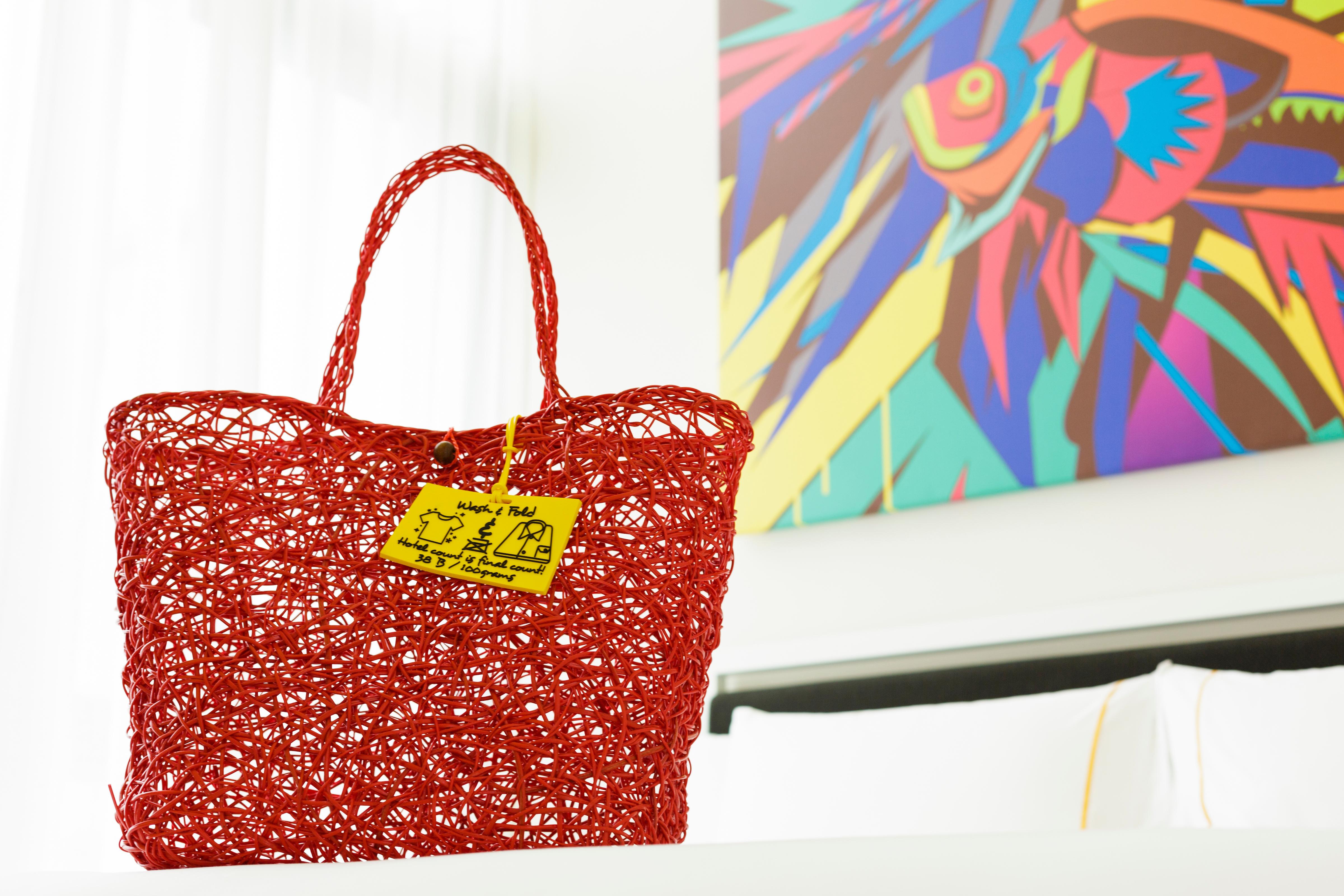 Cassia Phuket, Part Of Banyan Group Bang Tao Beach (Phuket) Esterno foto A red bag