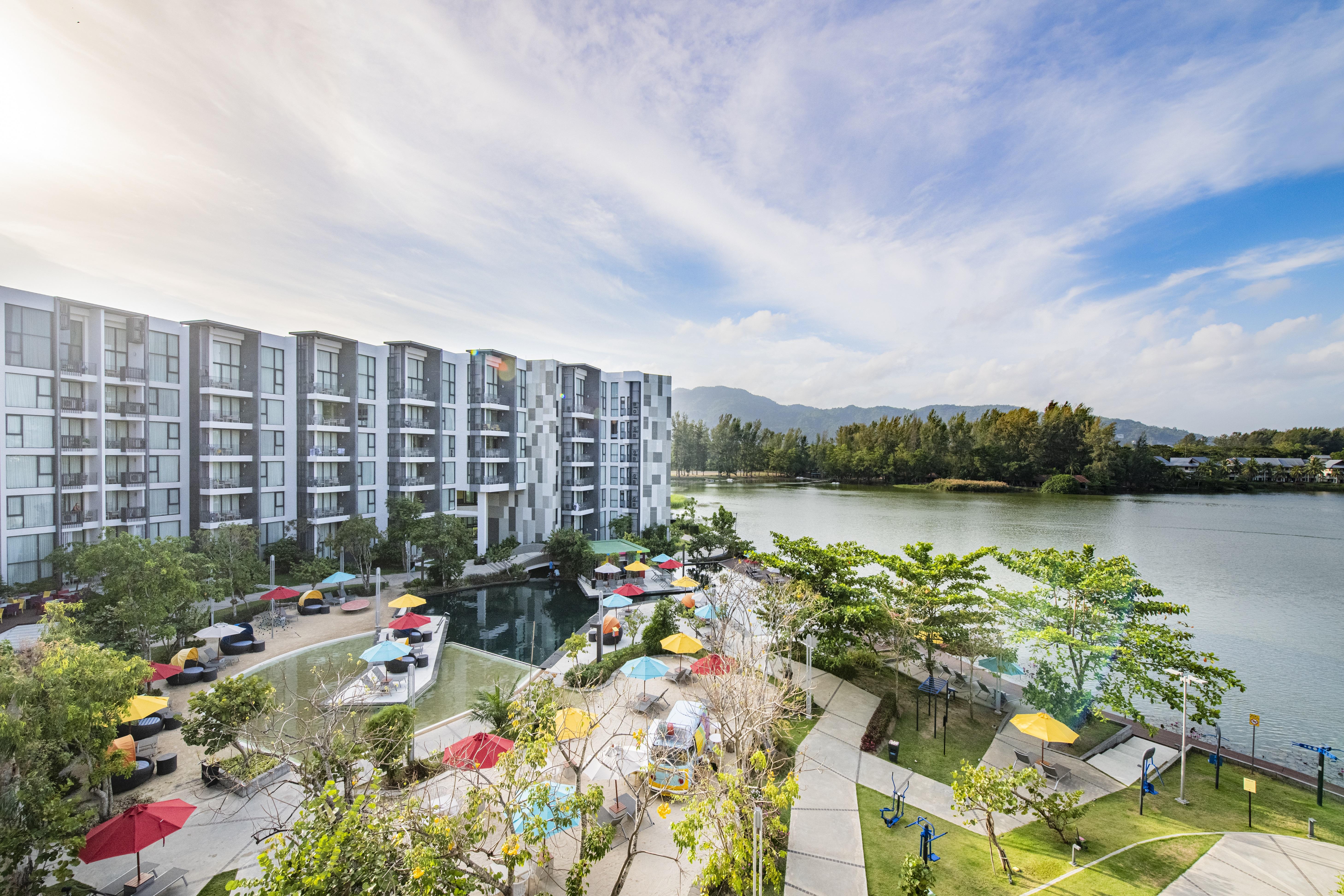 Cassia Phuket, Part Of Banyan Group Bang Tao Beach (Phuket) Esterno foto View of the lake at the university