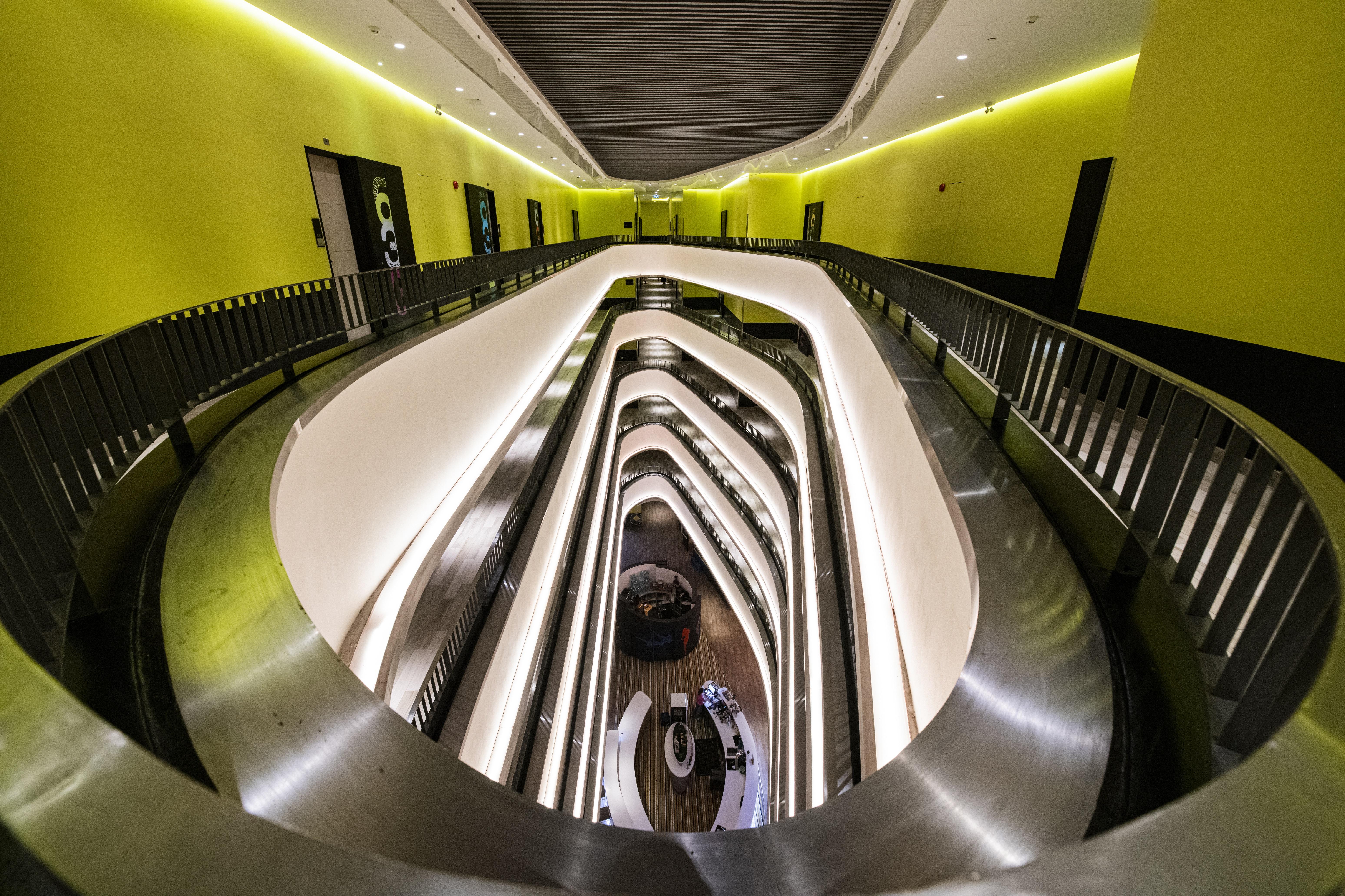 Cassia Phuket, Part Of Banyan Group Bang Tao Beach (Phuket) Esterno foto The spiral escalator