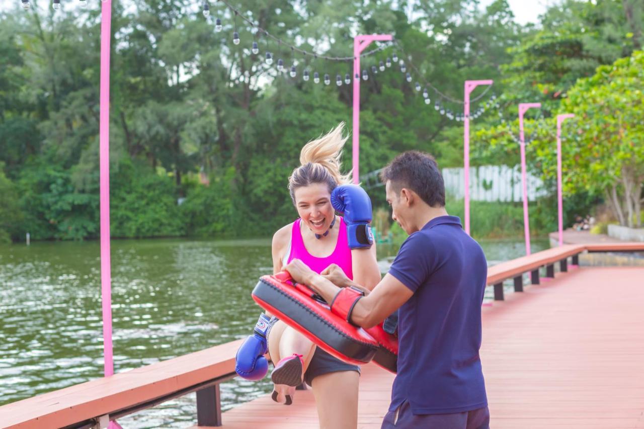 Cassia Phuket, Part Of Banyan Group Bang Tao Beach (Phuket) Esterno foto Training with a shield